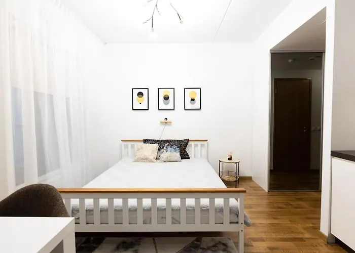 Modern & Cozy Place In The Very Heart Of *